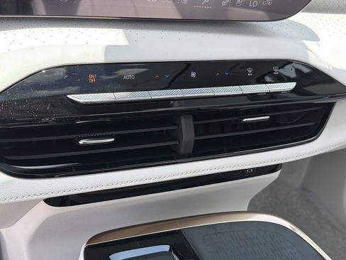 New 2026 Buick Enclave Avenir w/ Super Cruise Package AWD/4WD image 26