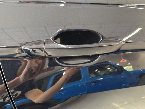 Used 2024 Volkswagen Tiguan SE image 18