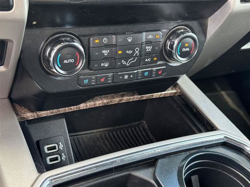 Used 2019 Ford F250 Lariat w/ Lariat Value Package AWD/4WD image 31
