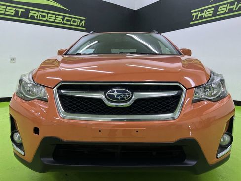 Used 2014 Subaru Crosstrek 2.0i Limited AWD/4WD image 3