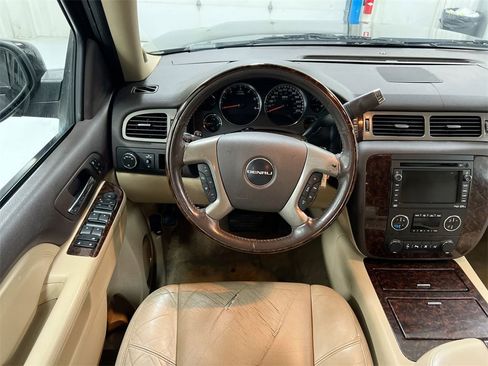 Used 2011 GMC Yukon Denali image 11