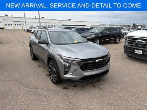 Used 2024 Chevrolet Trax RS w/ Driver Confidence Package FWD image 6