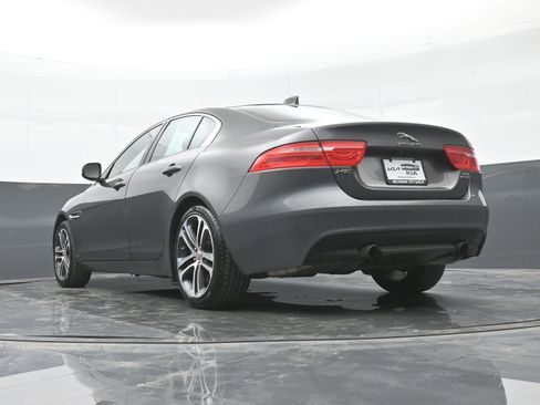 Used 2017 Jaguar XE Premium AWD/4WD image 37