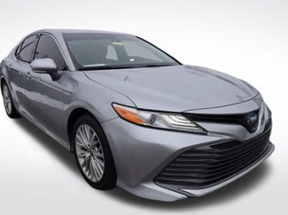 Used 2020 Toyota Camry XLE video 2