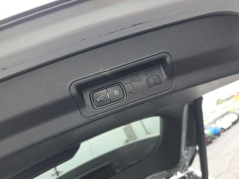 Used 2021 Ford Explorer Limited w/ Equipment Group 301A AWD/4WD image 37