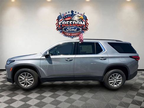 Used 2023 Chevrolet Traverse LT AWD/4WD image 4