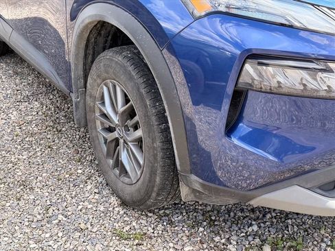 Used 2023 Nissan Rogue S image 9