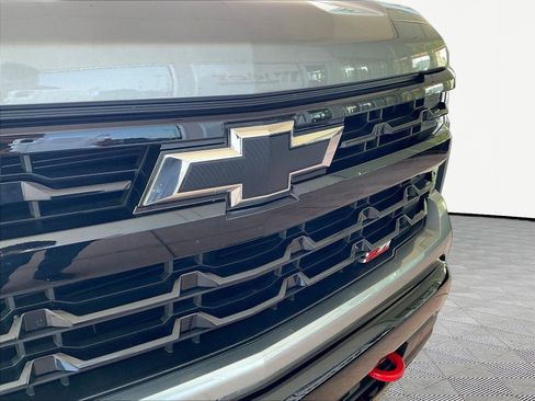 Used 2025 Chevrolet Silverado 1500 LT Trail Boss w/ Convenience Package II AWD/4WD image 31