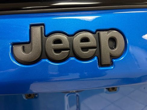 Used 2024 Jeep Compass Trailhawk w/ Trailhawk Elite Group AWD/4WD image 7