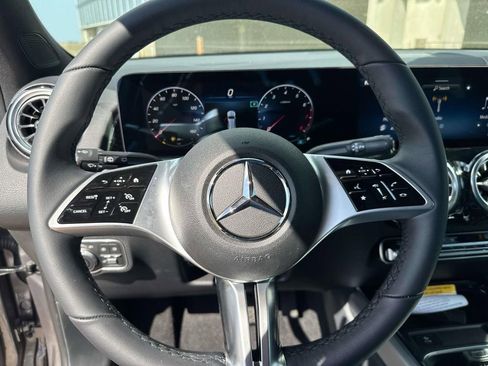 New 2026 Mercedes-Benz GLB 250 image 10