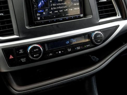 Used 2017 Toyota Highlander Plus image 33