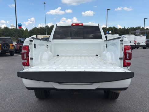 Used 2024 RAM 2500 Laramie AWD/4WD image 9