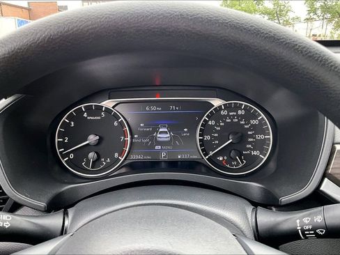 Used 2025 Nissan Altima 2.5 SV FWD image 19