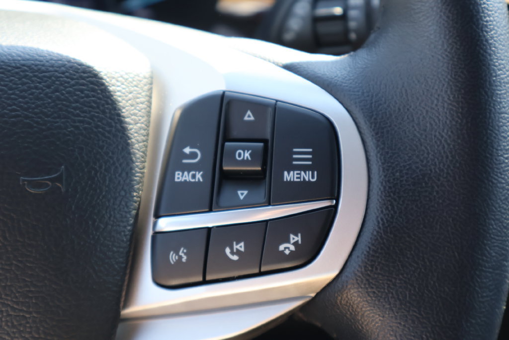 Used 2023 Ford Explorer XLT w/ Equipment Group 202A AWD/4WD image 7