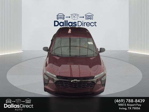 Used 2024 Chevrolet Trax RS w/ Driver Confidence Package image 3