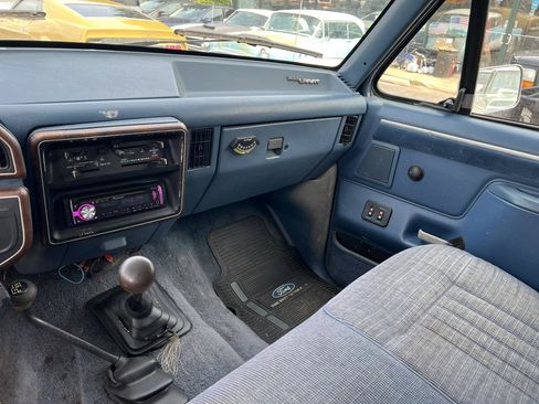 Used 1987 Ford F250 4x4 Regular Cab image 8