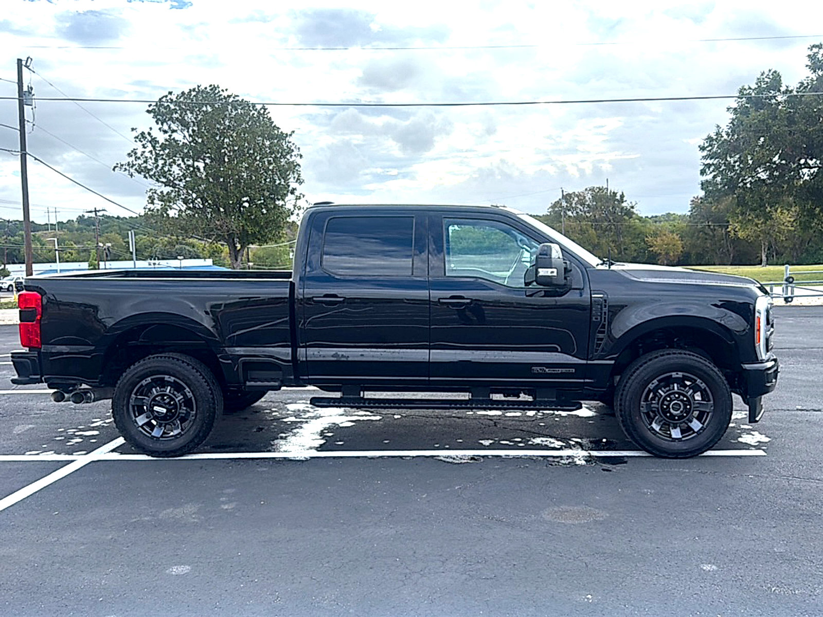 Used 2023 Ford F250 Lariat w/ Sport Appearance Package AWD/4WD image 5