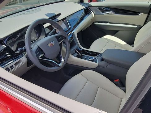 Used 2024 Cadillac XT6 Premium Luxury FWD image 10