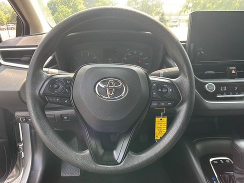 Used 2025 Toyota Corolla LE FWD image 26