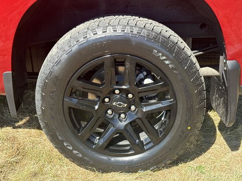 Used 2023 Chevrolet Silverado 1500 RST AWD/4WD image 5