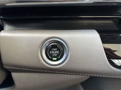 Certified 2022 Cadillac Escalade ESV Premium Luxury Platinum w/ Heavy-Duty Trailer Package image 17