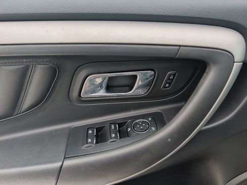Used 2018 Ford Taurus SEL FWD image 10