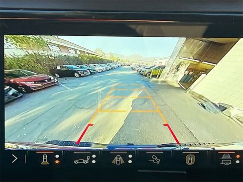 Used 2025 GMC Sierra 2500 AT4 w/ AT4 Premium Plus Package image 14