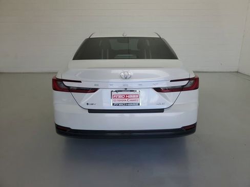 Used 2025 Toyota Camry XLE FWD image 6