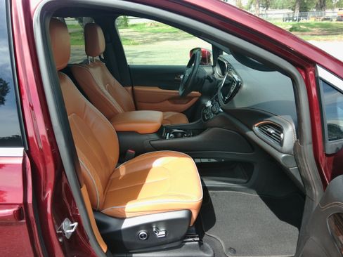 Used 2022 Chrysler Pacifica Pinnacle AWD/4WD image 17