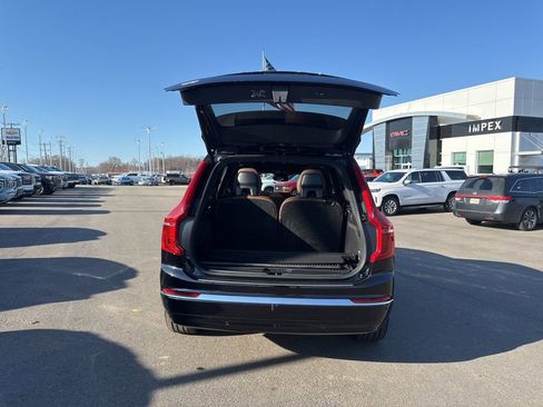 Used 2024 Volvo XC90 B5 Plus w/ Protection Package Premier image 28