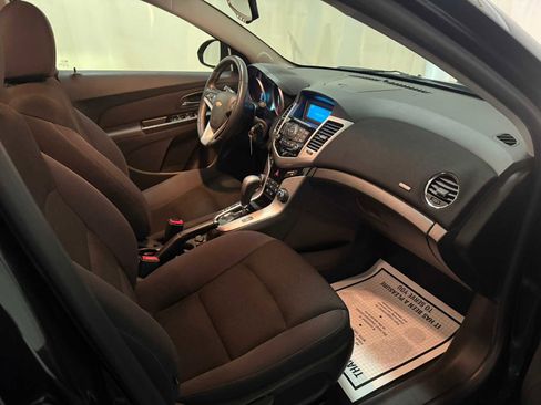 Used 2014 Chevrolet Cruze LT image 27