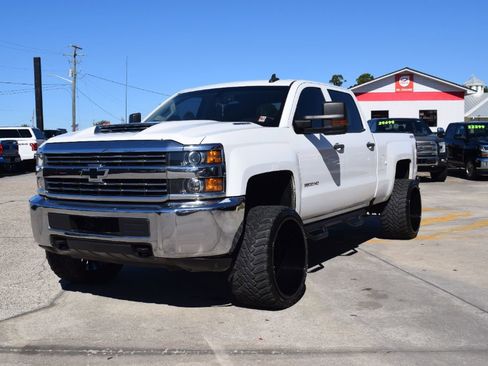 Used 2017 Chevrolet Silverado 2500 W/T w/ WT Convenience Package image 6