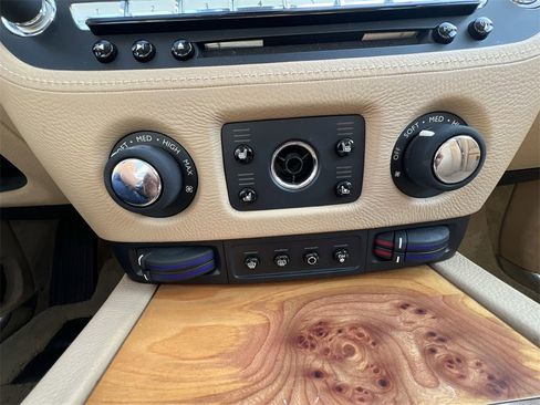 Used 2011 Rolls-Royce Ghost image 23