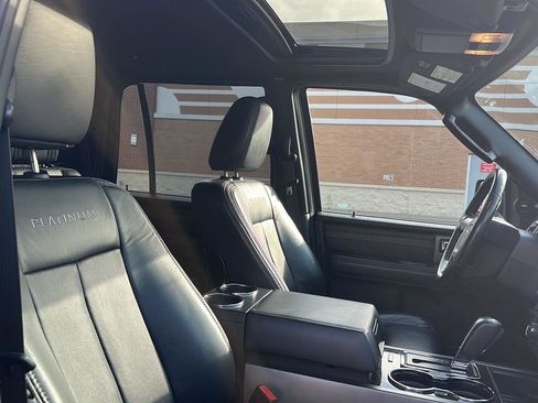 Used 2017 Ford Expedition Platinum image 29
