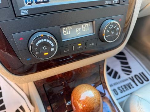 Used 2009 Cadillac DTS image 16