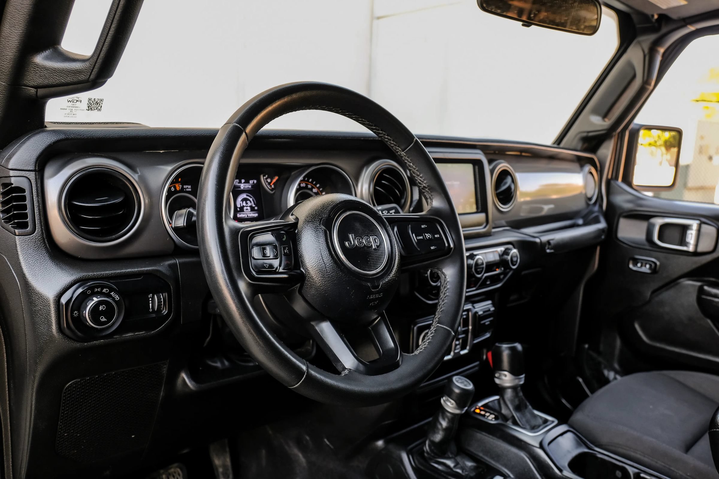 Used 2023 Jeep Gladiator Sport AWD/4WD image 23