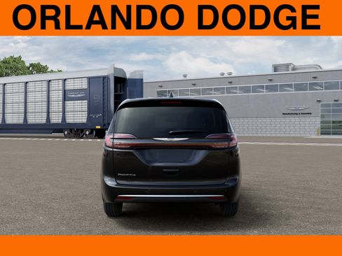 New 2026 Chrysler Pacifica Select image 7