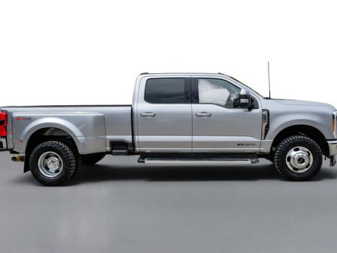 Used 2023 Ford F350 Lariat w/ FX4 Off-Road Package AWD/4WD image 5