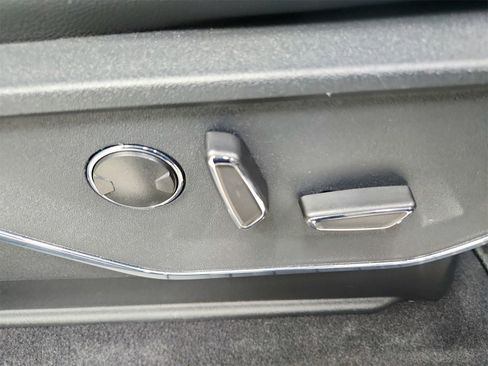 Used 2023 Ford F150 Lariat w/ Equipment Group 502A High image 49