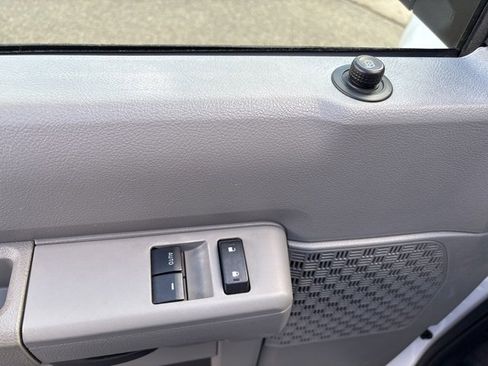Used 2014 Ford E-250 and Econoline 250 w/ Power Group image 10