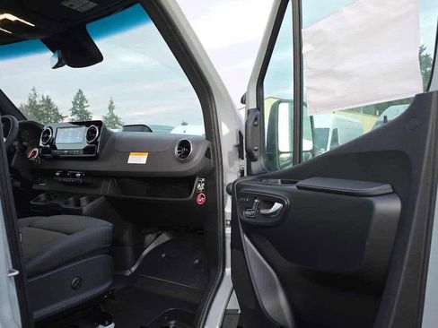 New 2026 Mercedes-Benz Sprinter 2500 image 10
