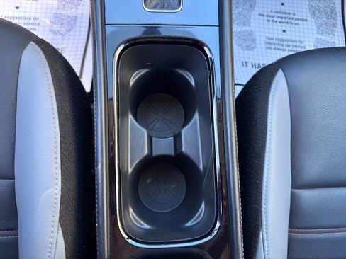 Used 2022 Nissan Kicks SR w/ Premium Package FWD image 29