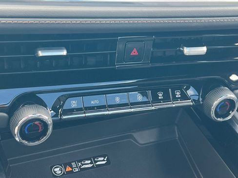 New 2026 Chevrolet Suburban High Country image 20