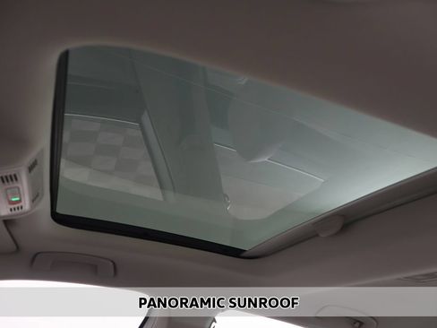 Used 2023 Volkswagen Jetta SE w/ Panoramic Sunroof Package FWD image 3