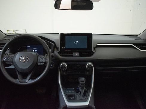 Used 2024 Toyota RAV4 XLE AWD/4WD image 13