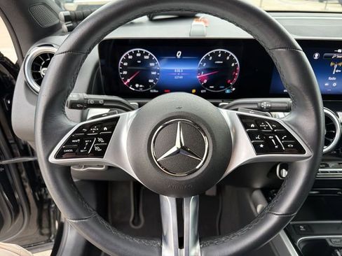 Used 2025 Mercedes-Benz GLB 250 image 16