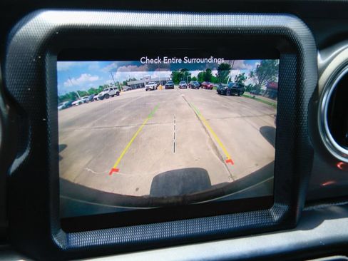 Used 2023 Jeep Wrangler Unlimited Sahara w/ LED Lighting Group AWD/4WD image 4