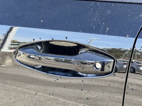 New 2026 Nissan Kicks SR FWD image 30