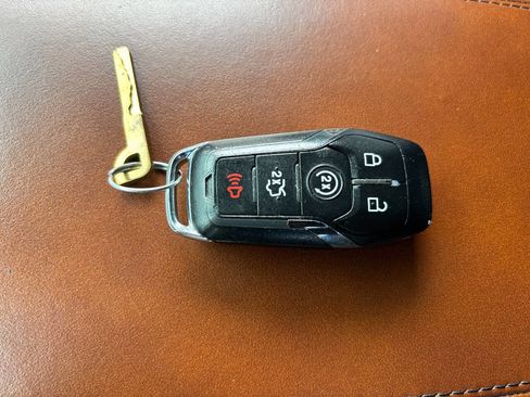 Used 2016 Lincoln MKX Black Label w/ Technology Package image 34
