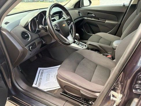 Used 2014 Chevrolet Cruze LT FWD image 13